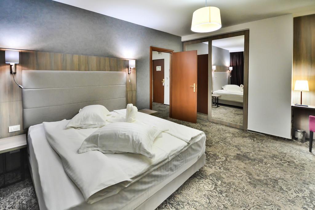 Hotel Europeca Craiova Extérieur photo