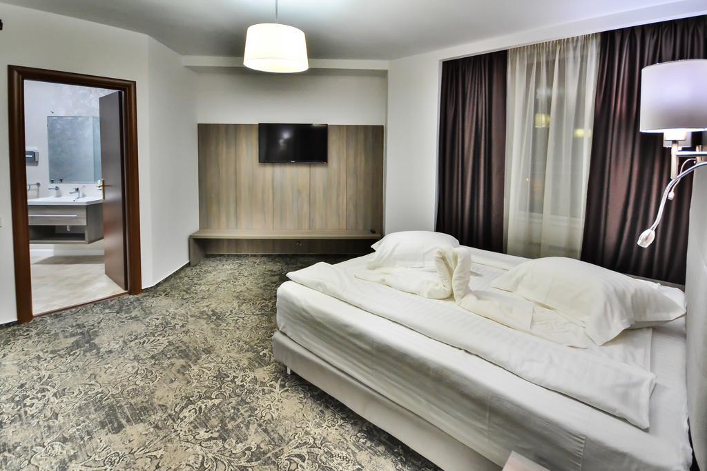 Hotel Europeca Craiova Extérieur photo
